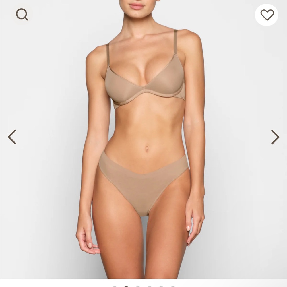 SKIMS WEIGHTLESS SCOOP BRA - 1982‎ size 32A Clay